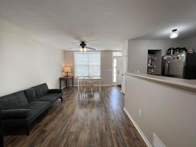 380 Oxford Oak Drive, Blacklick, OH 43004