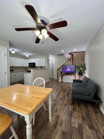 380 Oxford Oak Drive, Blacklick, OH 43004