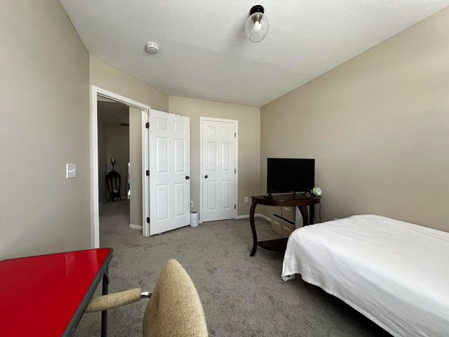 380 Oxford Oak Drive, Blacklick, OH 43004