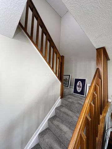 380 Oxford Oak Drive, Blacklick, OH 43004