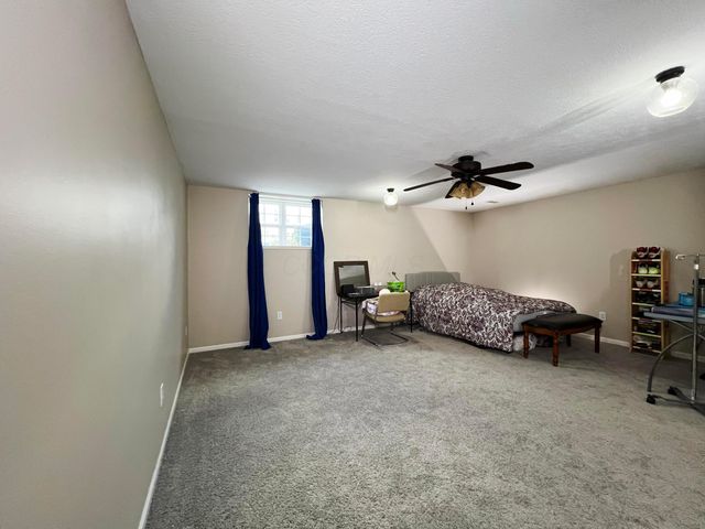 380 Oxford Oak Drive, Blacklick, OH 43004