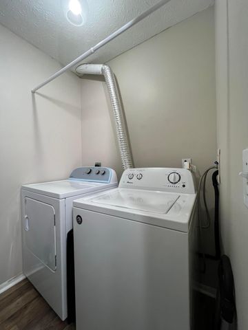 380 Oxford Oak Drive, Blacklick, OH 43004