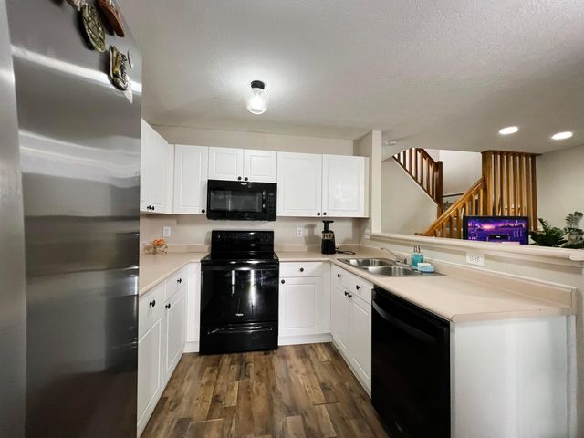 380 Oxford Oak Drive, Blacklick, OH 43004