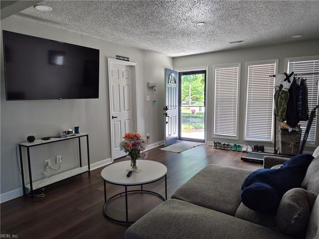 1301 Cypress PL, Chesapeake, VA 23320