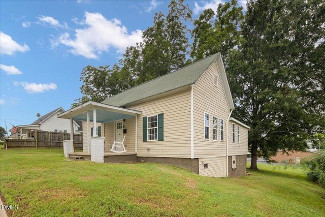 206 S Ellington Street, Clayton, NC 27520