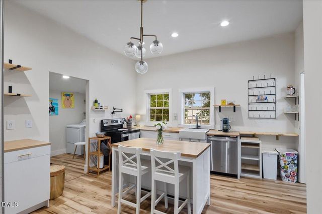 206 S Ellington Street, Clayton, NC 27520