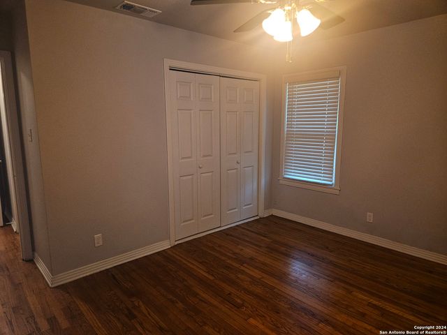131 BETHANY PL, San Antonio, TX 78201