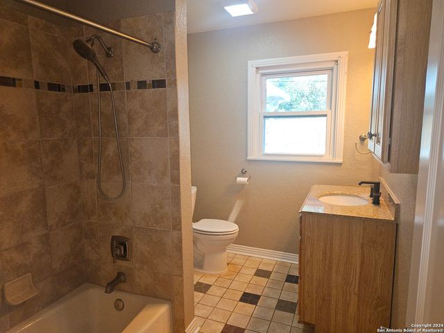 131 BETHANY PL, San Antonio, TX 78201