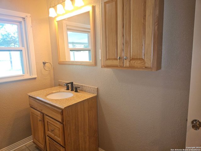 131 BETHANY PL, San Antonio, TX 78201