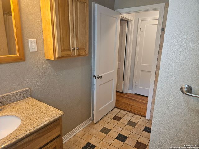131 BETHANY PL, San Antonio, TX 78201