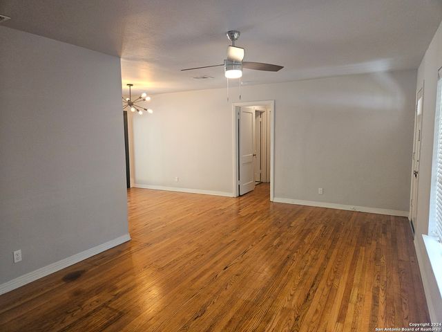 131 BETHANY PL, San Antonio, TX 78201