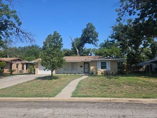 131 BETHANY PL, San Antonio, TX 78201