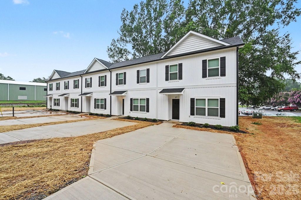 53 E 13th Street, Newton, NC 28658