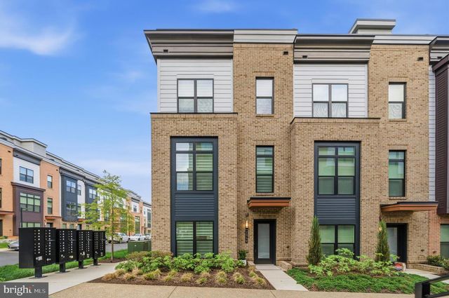 2040 TYSONS RIDGELINE RD, Falls Church, VA 22043