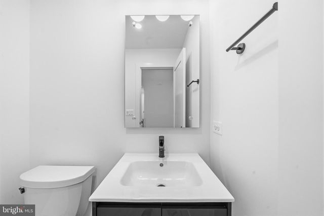 2040 TYSONS RIDGELINE RD, Falls Church, VA 22043