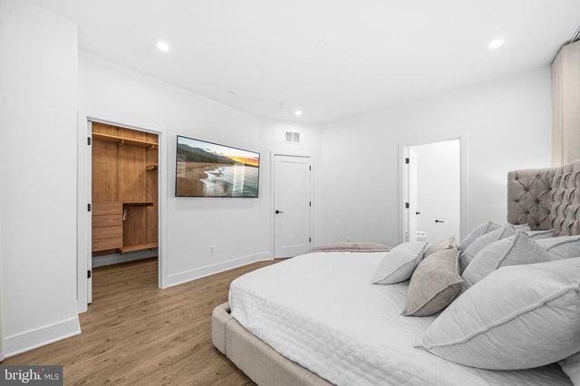 2040 TYSONS RIDGELINE RD, Falls Church, VA 22043
