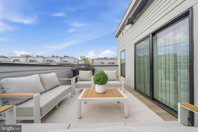 2040 TYSONS RIDGELINE RD, Falls Church, VA 22043