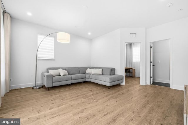 2040 TYSONS RIDGELINE RD, Falls Church, VA 22043