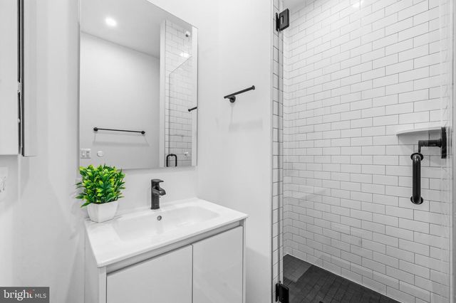 2040 TYSONS RIDGELINE RD, Falls Church, VA 22043