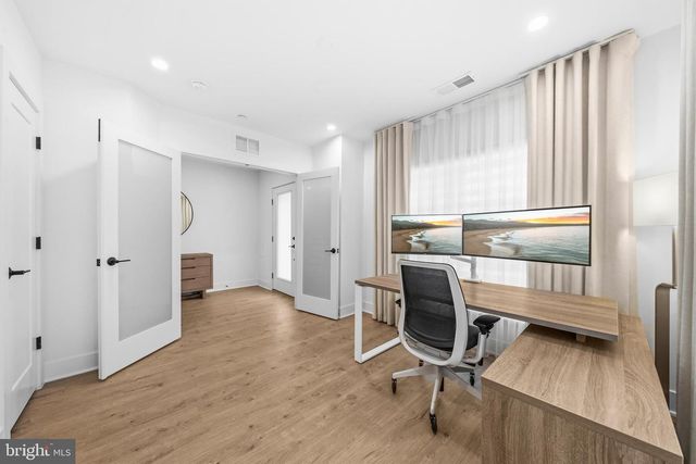2040 TYSONS RIDGELINE RD, Falls Church, VA 22043
