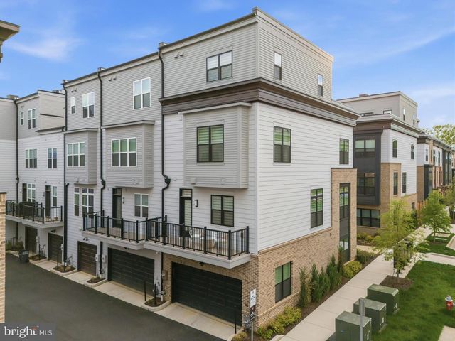 2040 TYSONS RIDGELINE RD, Falls Church, VA 22043
