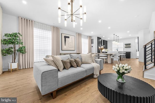 2040 TYSONS RIDGELINE RD, Falls Church, VA 22043