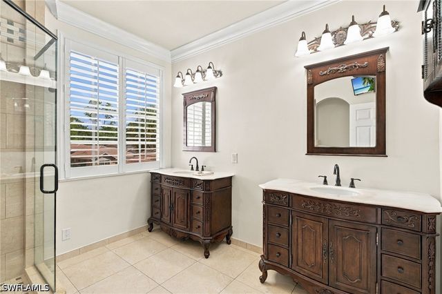 1289 Barrigona CT, Naples, FL 34119