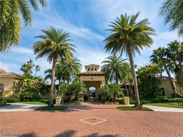 1289 Barrigona CT, Naples, FL 34119