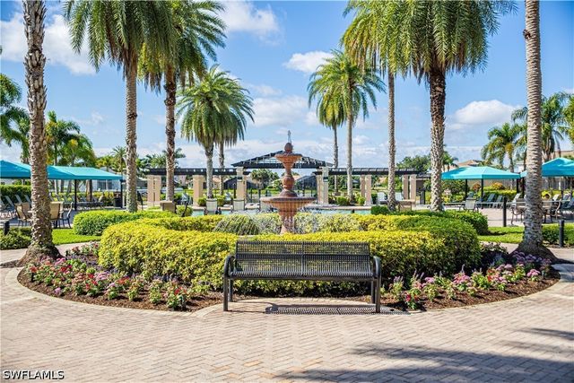 1289 Barrigona CT, Naples, FL 34119
