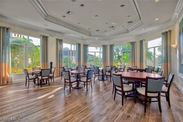 1289 Barrigona CT, Naples, FL 34119