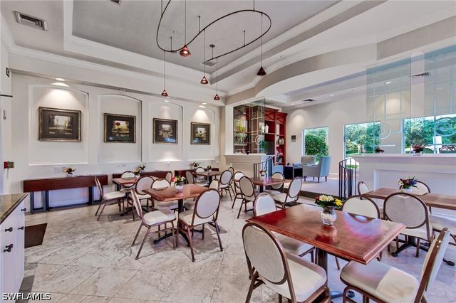 1289 Barrigona CT, Naples, FL 34119