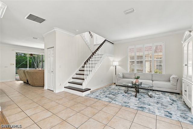 1289 Barrigona CT, Naples, FL 34119