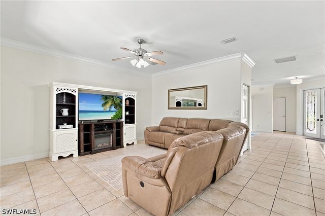 1289 Barrigona CT, Naples, FL 34119