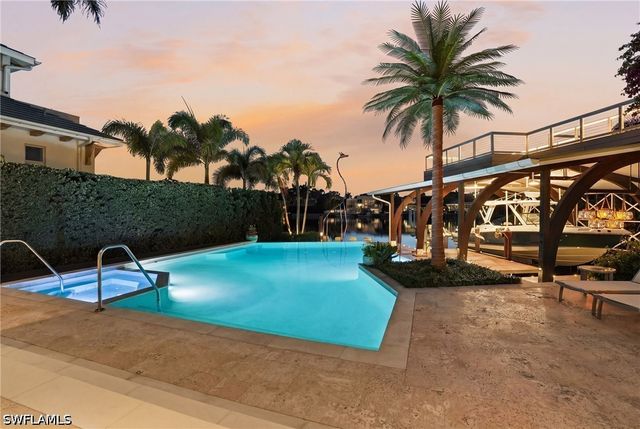 1870 4th ST S, Naples, FL 34102