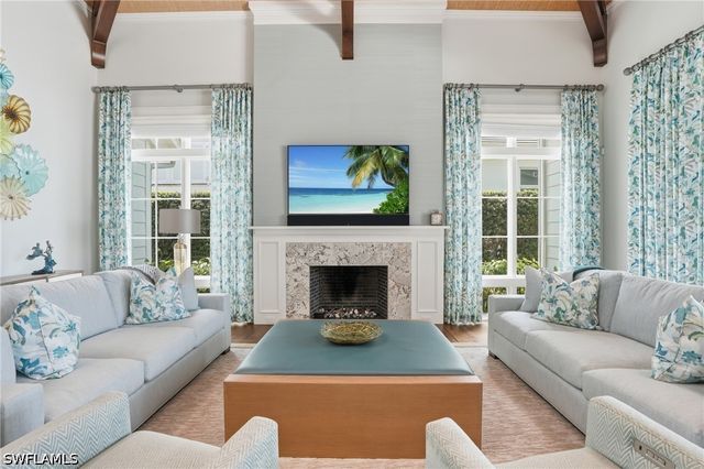 1870 4th ST S, Naples, FL 34102