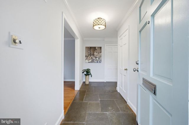 5910 OVERLEA RD, Bethesda, MD 20816