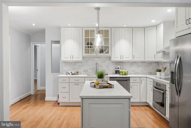5910 OVERLEA RD, Bethesda, MD 20816