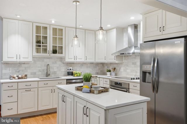 5910 OVERLEA RD, Bethesda, MD 20816