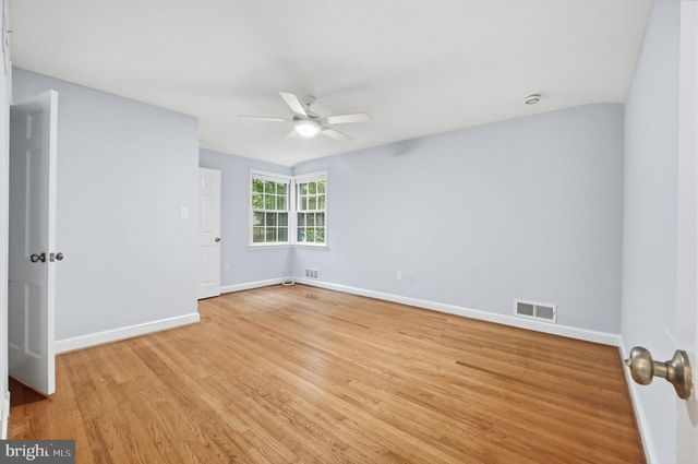 5910 OVERLEA RD, Bethesda, MD 20816