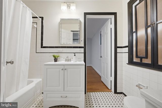 5910 OVERLEA RD, Bethesda, MD 20816