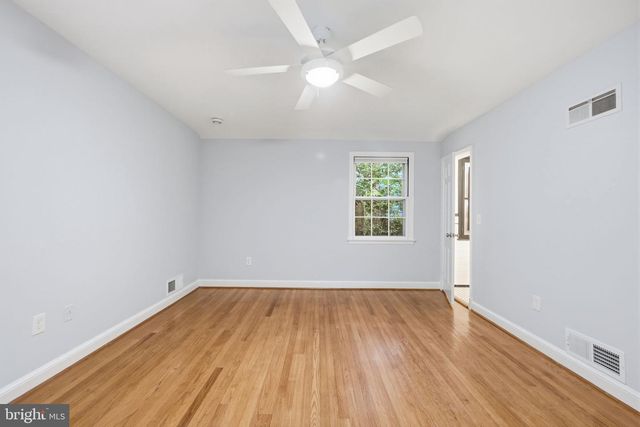 5910 OVERLEA RD, Bethesda, MD 20816