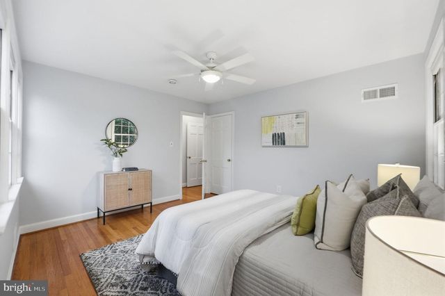 5910 OVERLEA RD, Bethesda, MD 20816