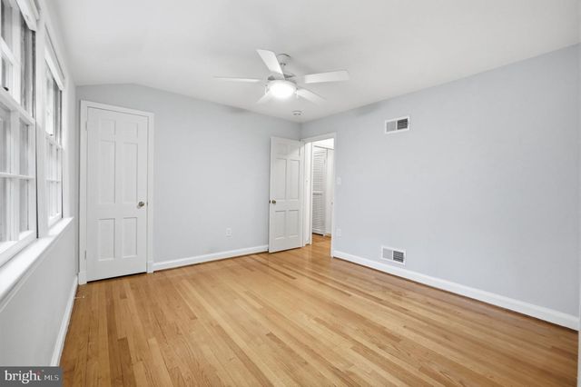 5910 OVERLEA RD, Bethesda, MD 20816