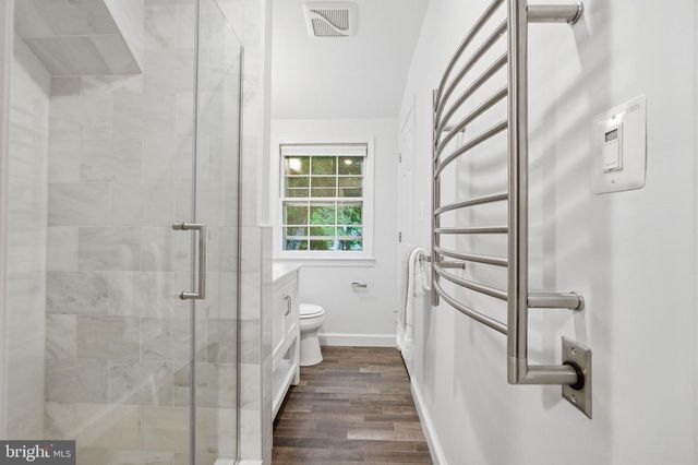 5910 OVERLEA RD, Bethesda, MD 20816