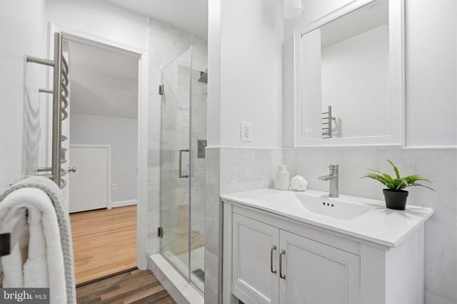 5910 OVERLEA RD, Bethesda, MD 20816
