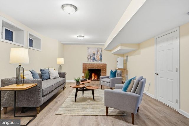 5910 OVERLEA RD, Bethesda, MD 20816