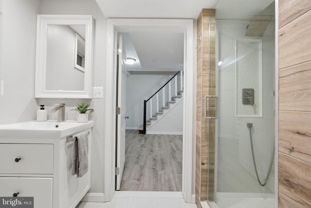 5910 OVERLEA RD, Bethesda, MD 20816