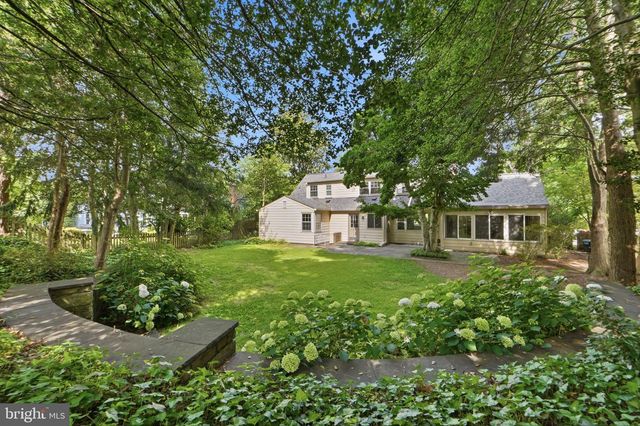 5910 OVERLEA RD, Bethesda, MD 20816