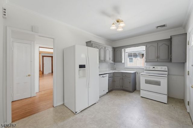 219 Magie Ave, Roselle Park Boro, NJ 07204