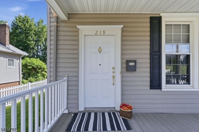 219 Magie Ave, Roselle Park Boro, NJ 07204